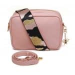 Bolso bandolera en rosa palo con compartimento doble.