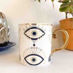 Taza de cerámica con ojos turcos con destellos y asa dorada - Image 4