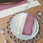 Set de 4 Servilletas de telar Ana con hilos rojos y azules