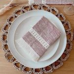 Set de 4 Servilletas de Telar Tinto con Efecto de Hilos Entretejidos