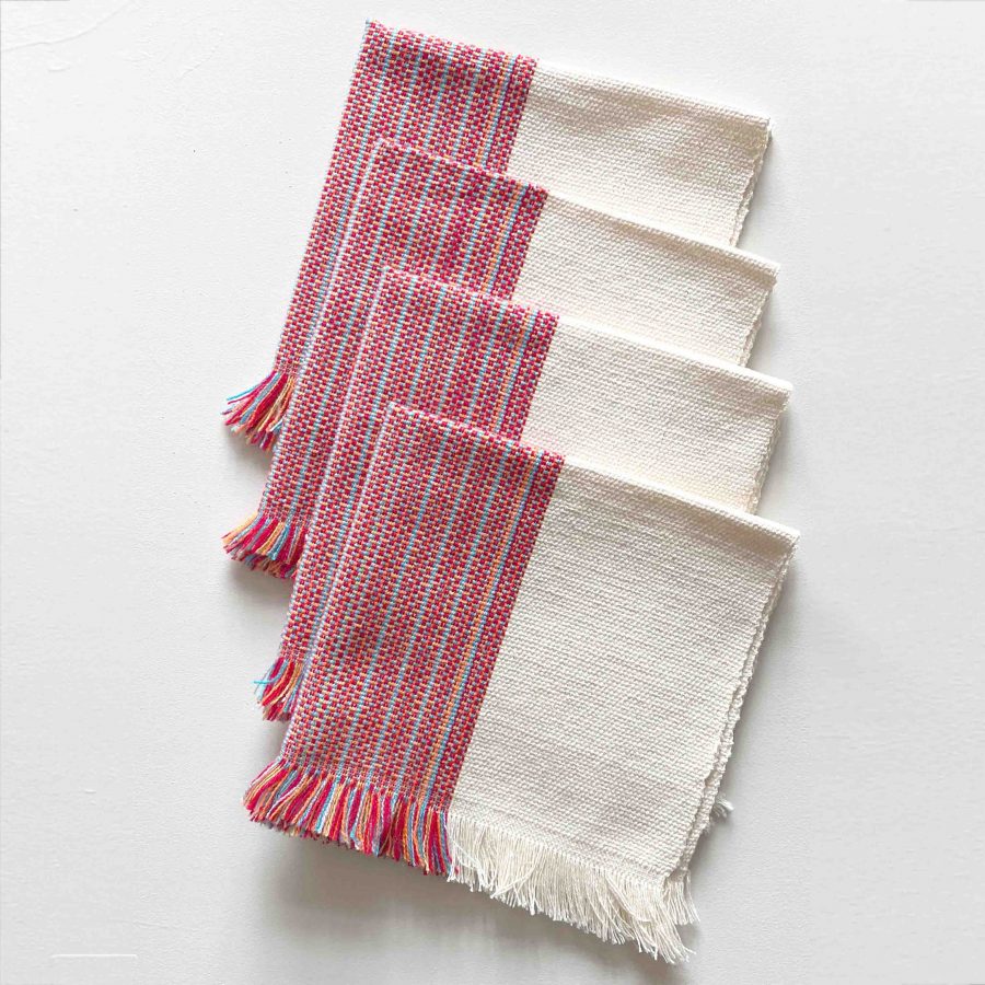 Set de 4 Servilletas de telar Ana con hilos rojos y azules - Image 2